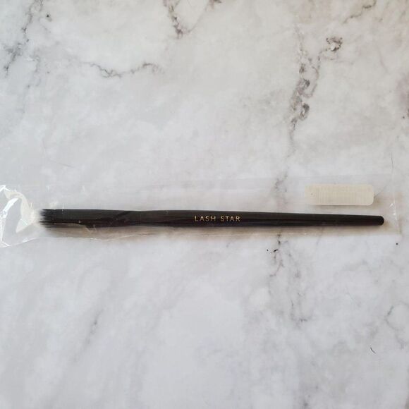 Lash Star Concealer Buffer Makeup Cosmetic Face Brush - Picture 2 of 3